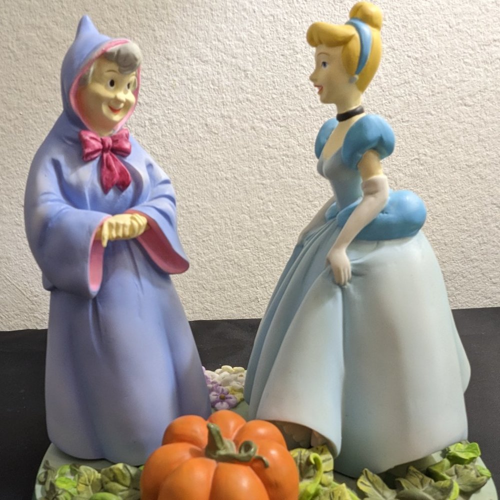 Disney Parks  Classics Cinderella & Fairy Godmother Rare Statue Figure